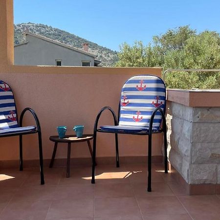 Apartman Emilija Vinisce Luaran gambar