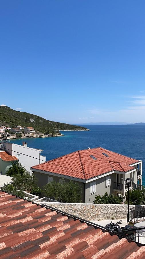 Apartman Emilija Vinisce Luaran gambar