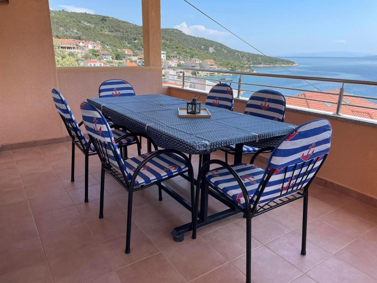 Apartman Emilija Vinisce Luaran gambar