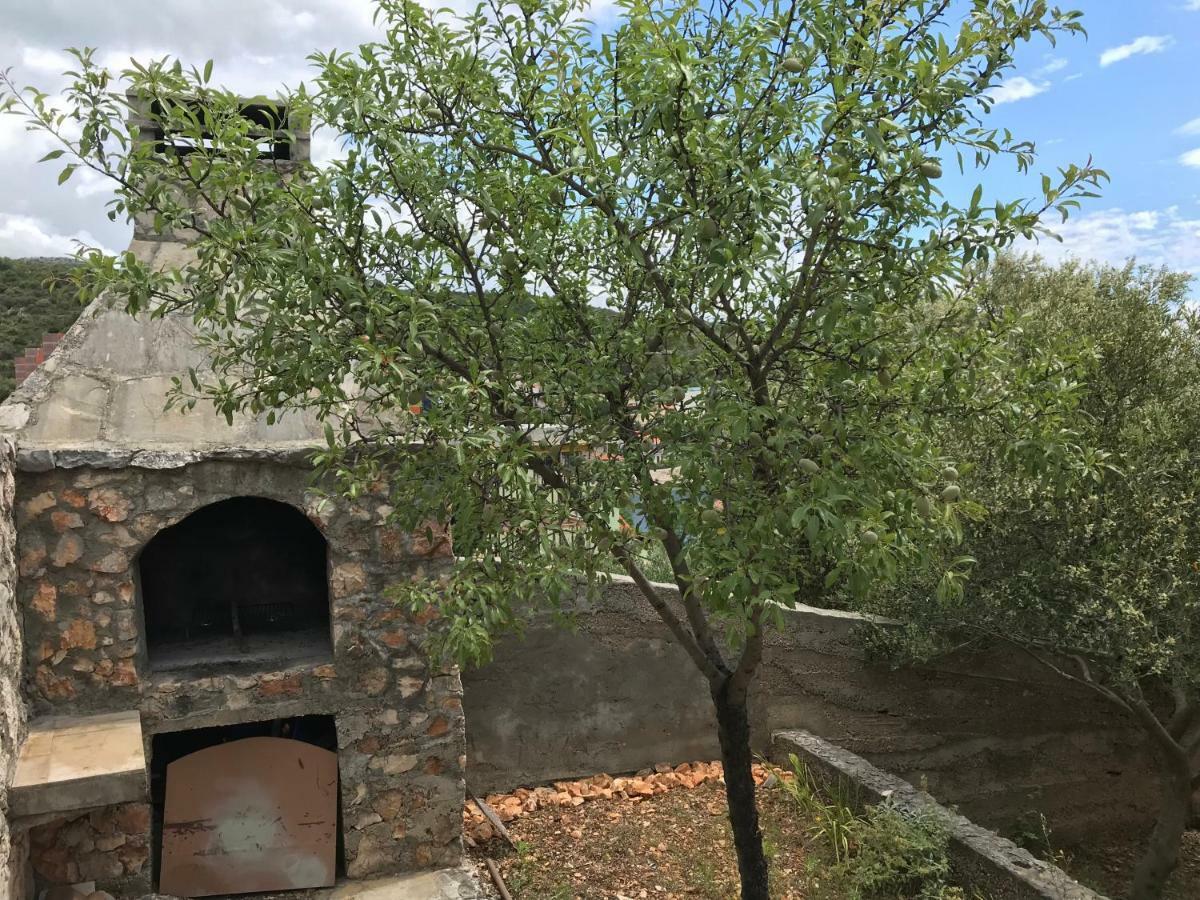 Apartman Emilija Vinisce Luaran gambar